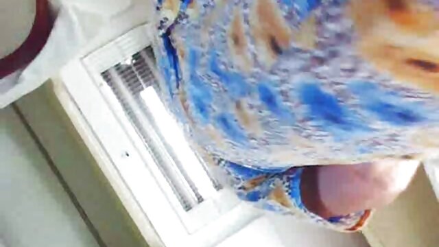 İnanılmaz :  Raunchy qaraşın sevgilim onun ass bir qalın schlong alır Cinsi porno video 