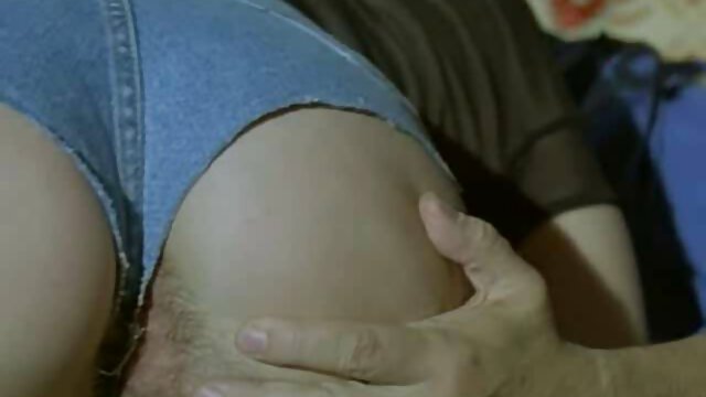 İnanılmaz :  Sevgilisini sevindirən heyrətamiz yeniyetmə qız Cinsi porno video 