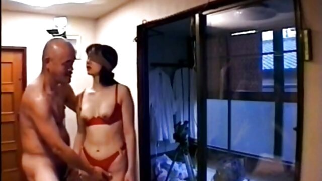 İnanılmaz :  Dolled qədər döymə çirkli Asiya körpə bir anal creampie alır Cinsi porno video 