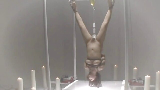 İnanılmaz :  Lezbiyenler ehtiraslı muff dive ilə bağlı oğlan təhrik Cinsi porno video 