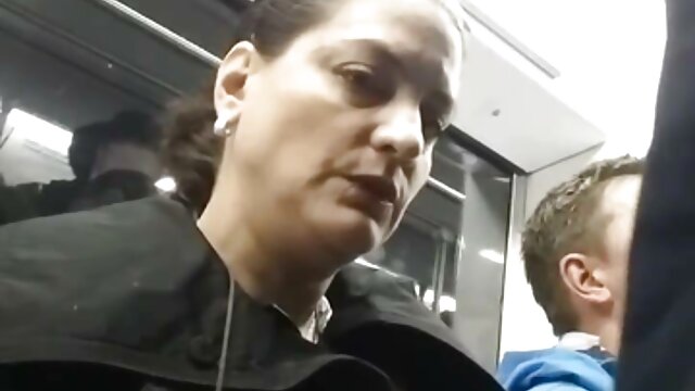 İnanılmaz :  Ögey ana onu təhlil edərkən qız kişiyə stresdən qurtulmağa kömək edir Cinsi porno video 